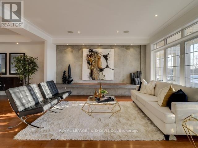 












51 NORTHERN DANCER BOULEVARD

,
Toronto,




Ontario
M4L3Z8

