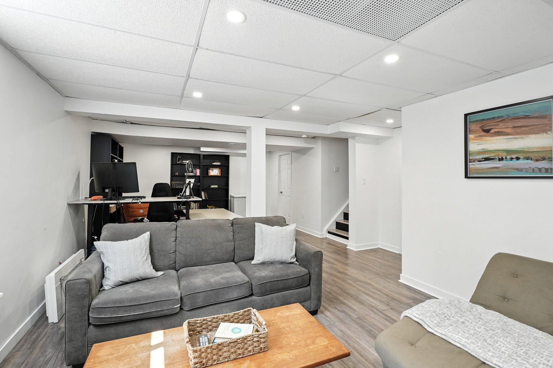 









33


Rue des Parulines

,
Gatineau (Hull),




QC
J9A1Z8

