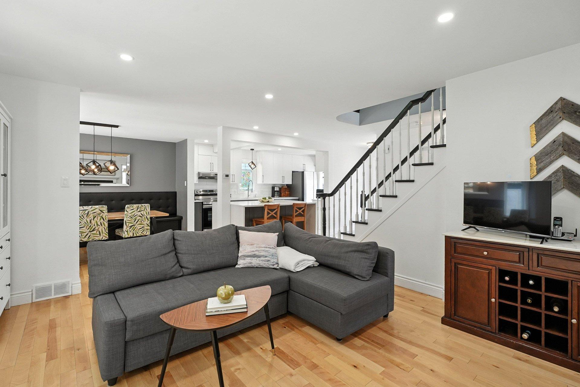 









33


Rue des Parulines

,
Gatineau (Hull),




QC
J9A1Z8

