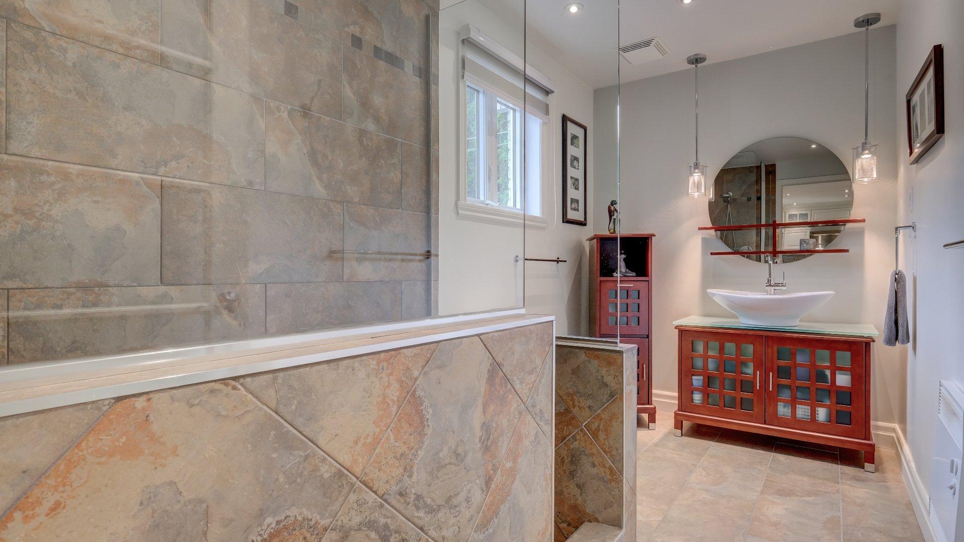 









385


Rue François-Le Ber

,
La Prairie,




QC
J5R5M1

