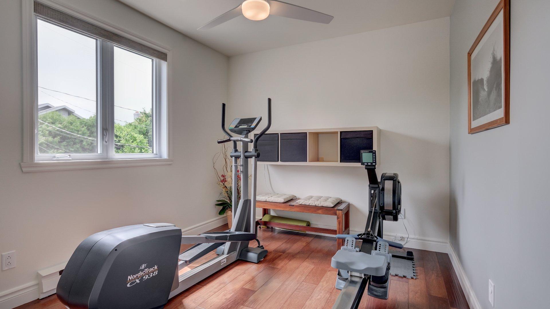









385


Rue François-Le Ber

,
La Prairie,




QC
J5R5M1

