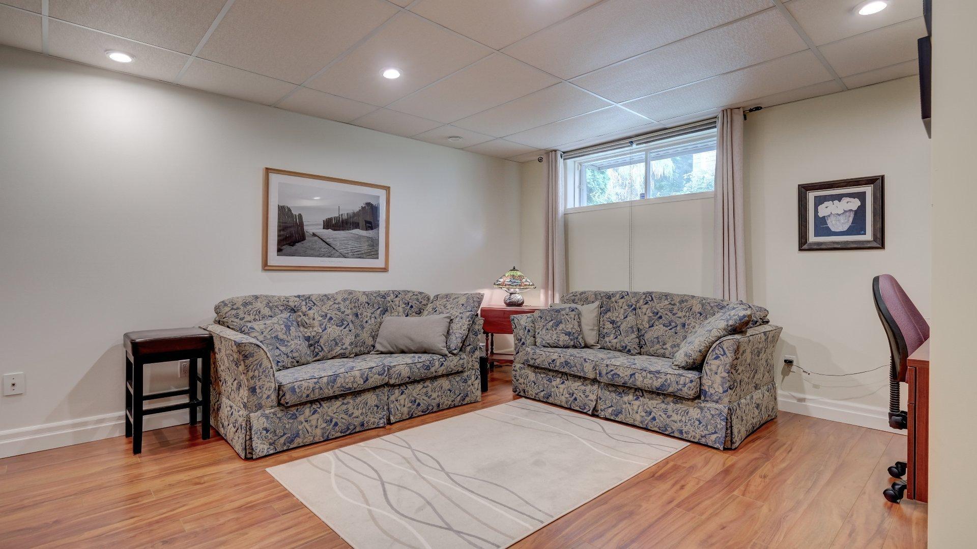 









385


Rue François-Le Ber

,
La Prairie,




QC
J5R5M1

