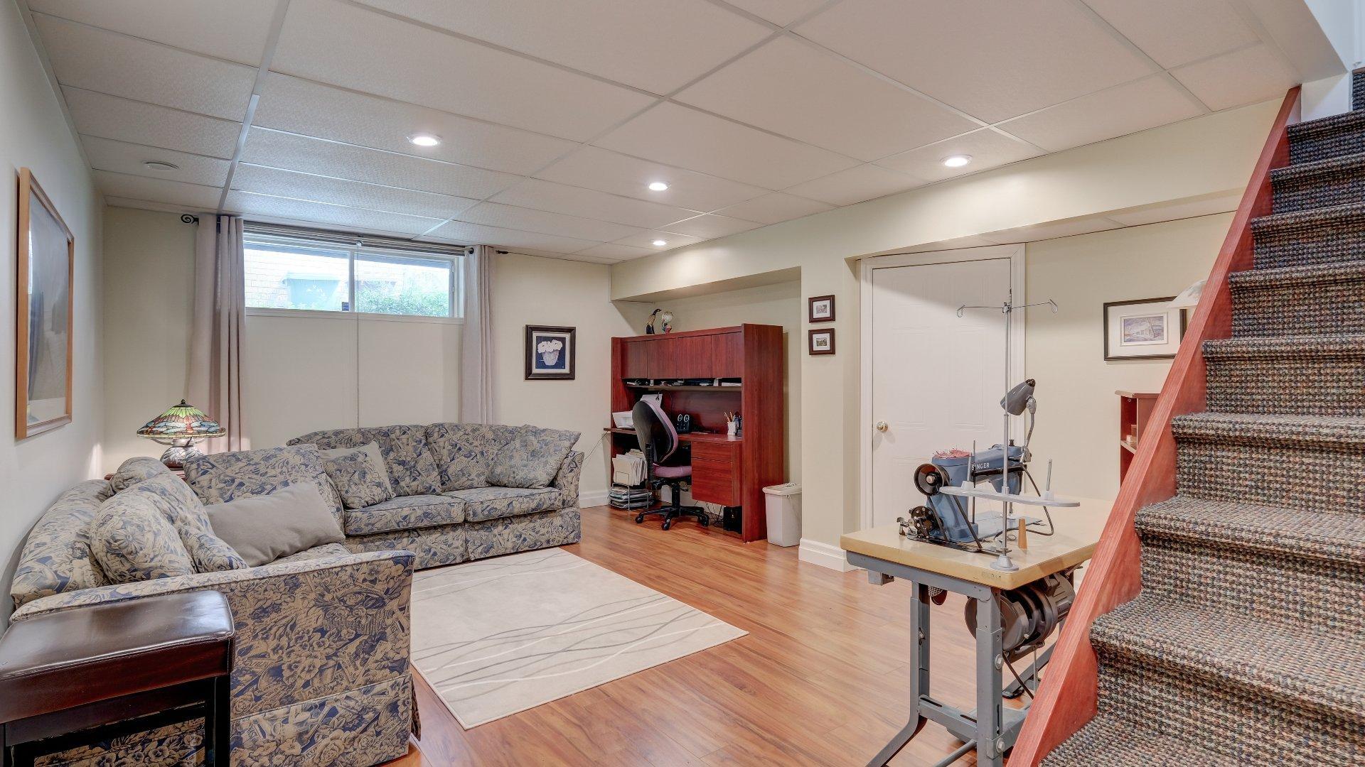 









385


Rue François-Le Ber

,
La Prairie,




QC
J5R5M1

