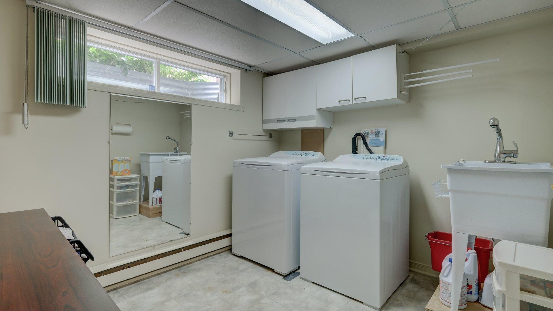 









385


Rue François-Le Ber

,
La Prairie,




QC
J5R5M1

