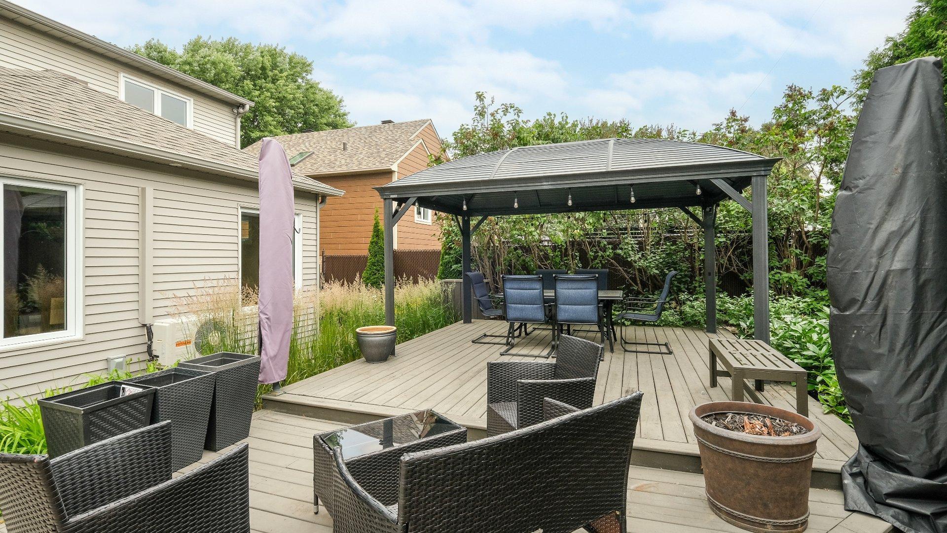 









385


Rue François-Le Ber

,
La Prairie,




QC
J5R5M1

