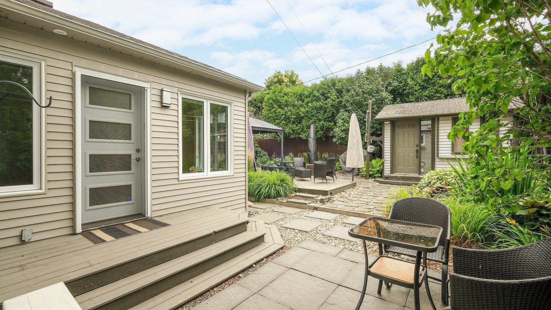 









385


Rue François-Le Ber

,
La Prairie,




QC
J5R5M1

