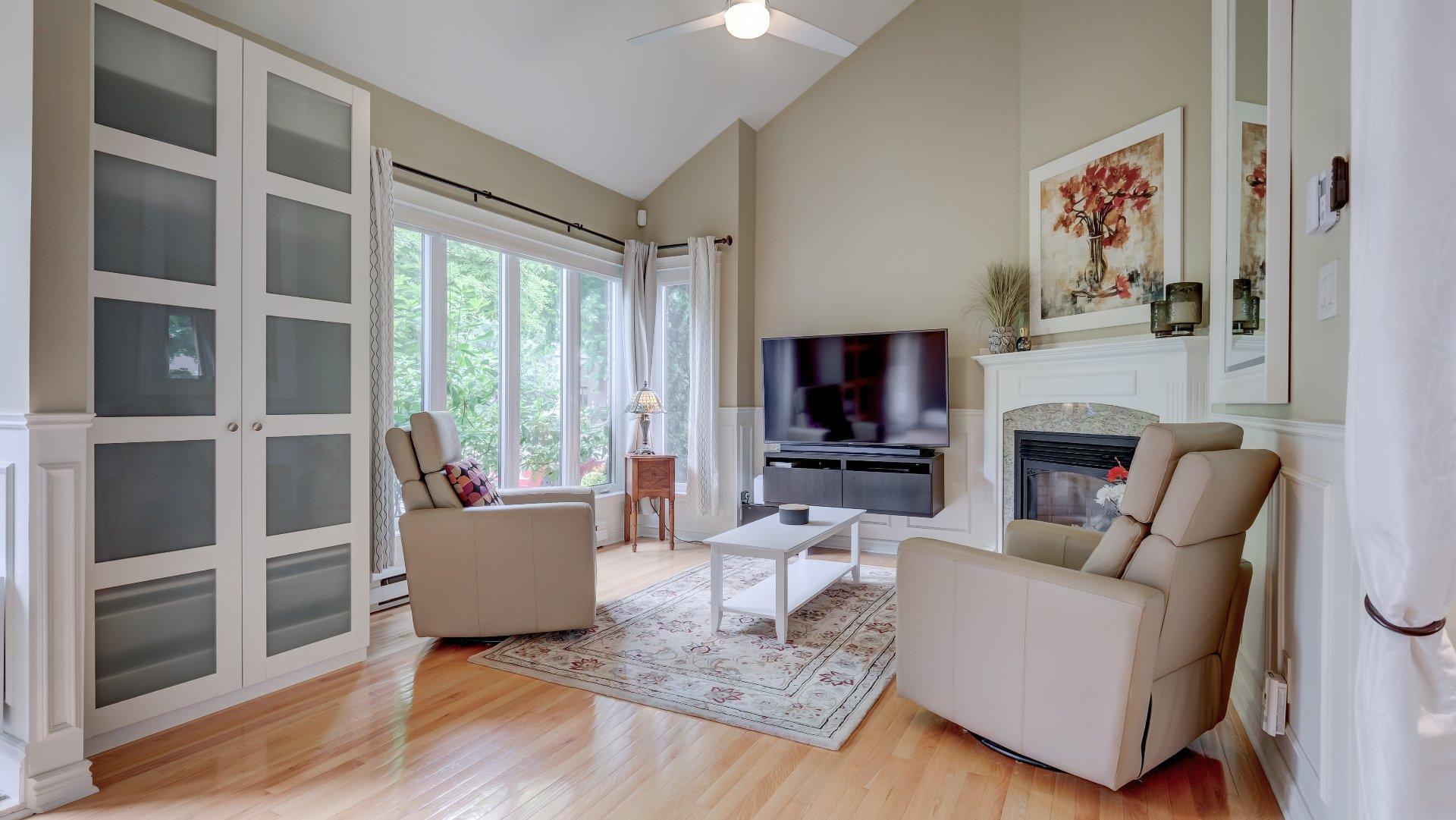 









385


Rue François-Le Ber

,
La Prairie,




QC
J5R5M1

