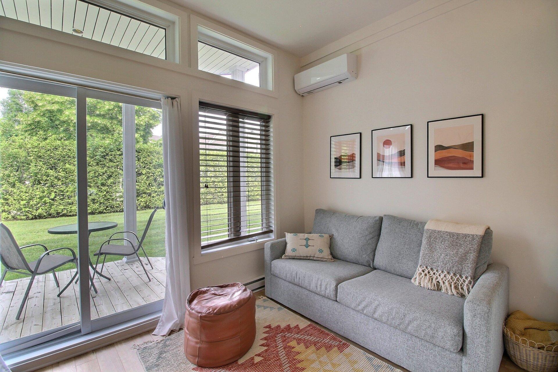 









14


Rue de la Sarcelle

, 515,
Orford,




QC
J1X6Z8

