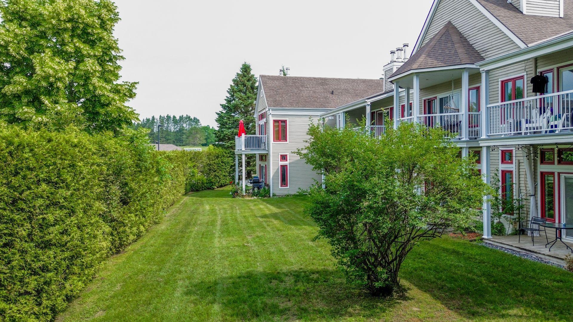 









14


Rue de la Sarcelle

, 515,
Orford,




QC
J1X6Z8

