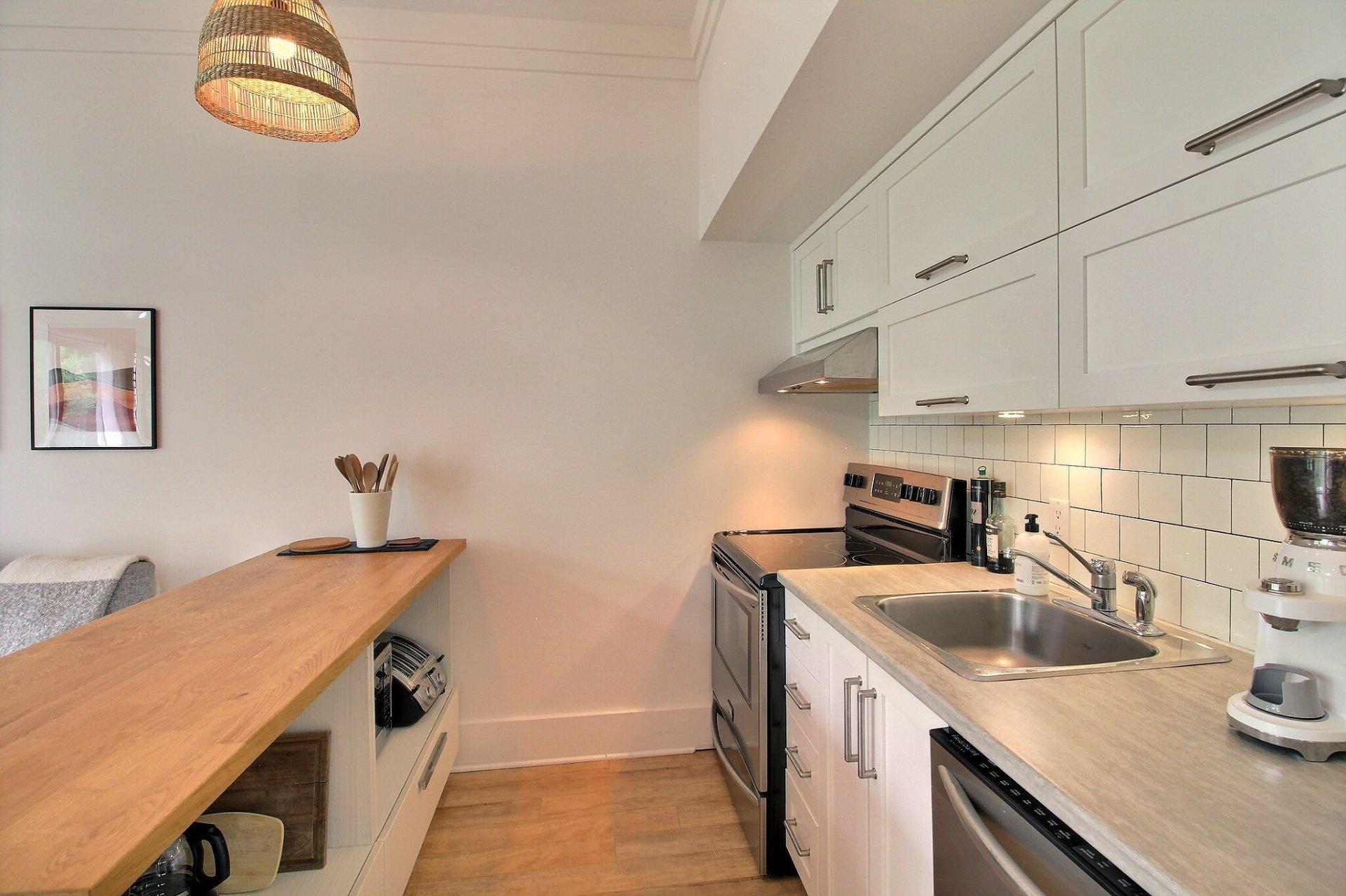 









14


Rue de la Sarcelle

, 515,
Orford,




QC
J1X6Z8

