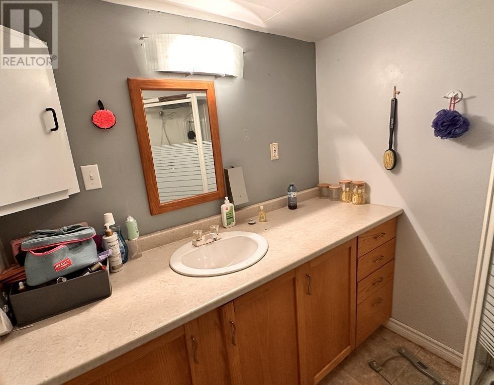 












98A Axmith AVE

,
Elliot Lake,




Ontario
P5A1B8


