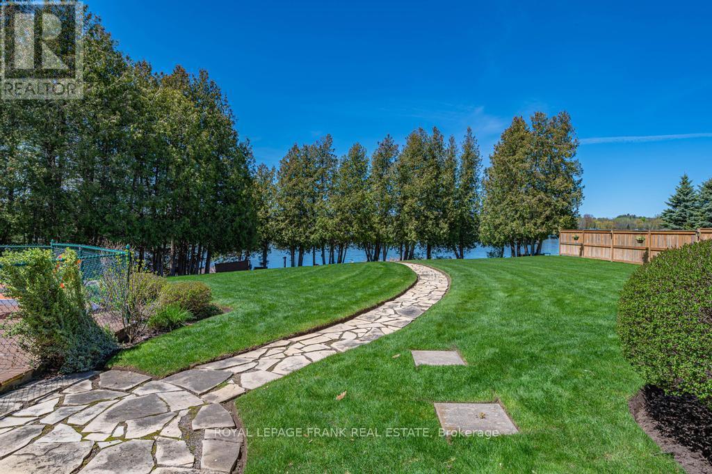 












36 SOUTHSHORE ROAD

,
Kawartha Lakes (Emily),




Ontario
K0L2W0

