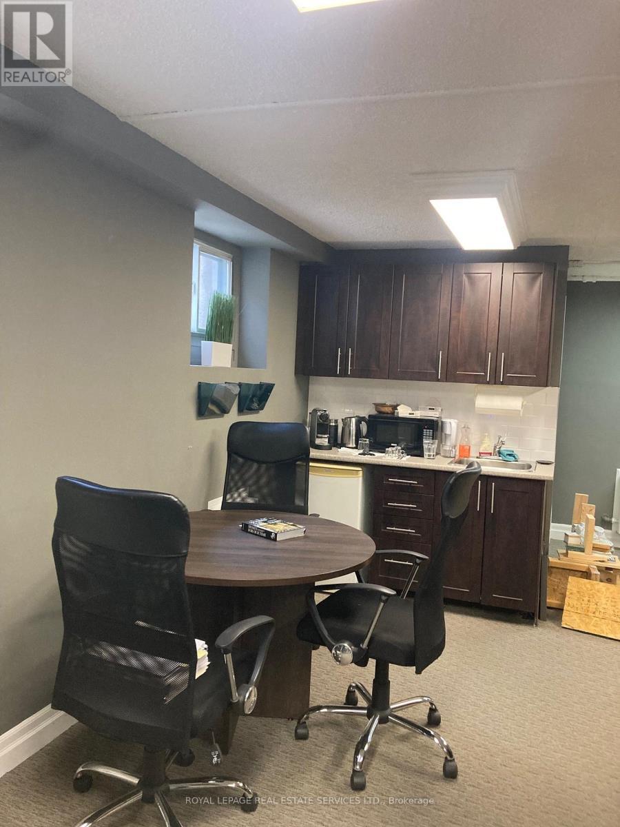 












30 - 2842 BLOOR STREET W

,
Toronto,




Ontario
M8X1B1

