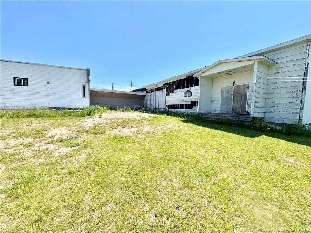 









896


des Acadiens

BLVD,
Bertrand,




NB
E1W 1H6

