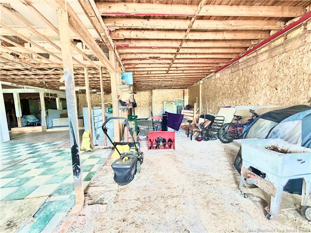 









896


des Acadiens

BLVD,
Bertrand,




NB
E1W 1H6

