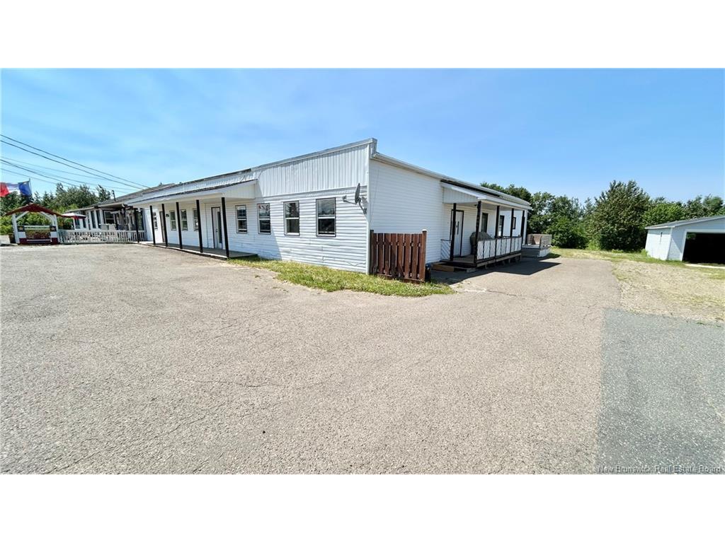 









896


des Acadiens

BLVD,
Bertrand,




NB
E1W 1H6

