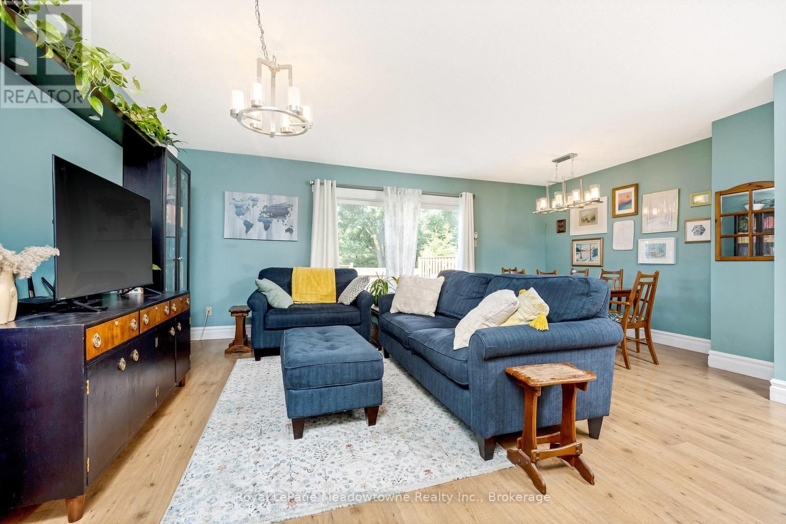 












633 WOODWARD AVENUE

,
Milton (DP Dorset Park),




Ontario
L9T3K4

