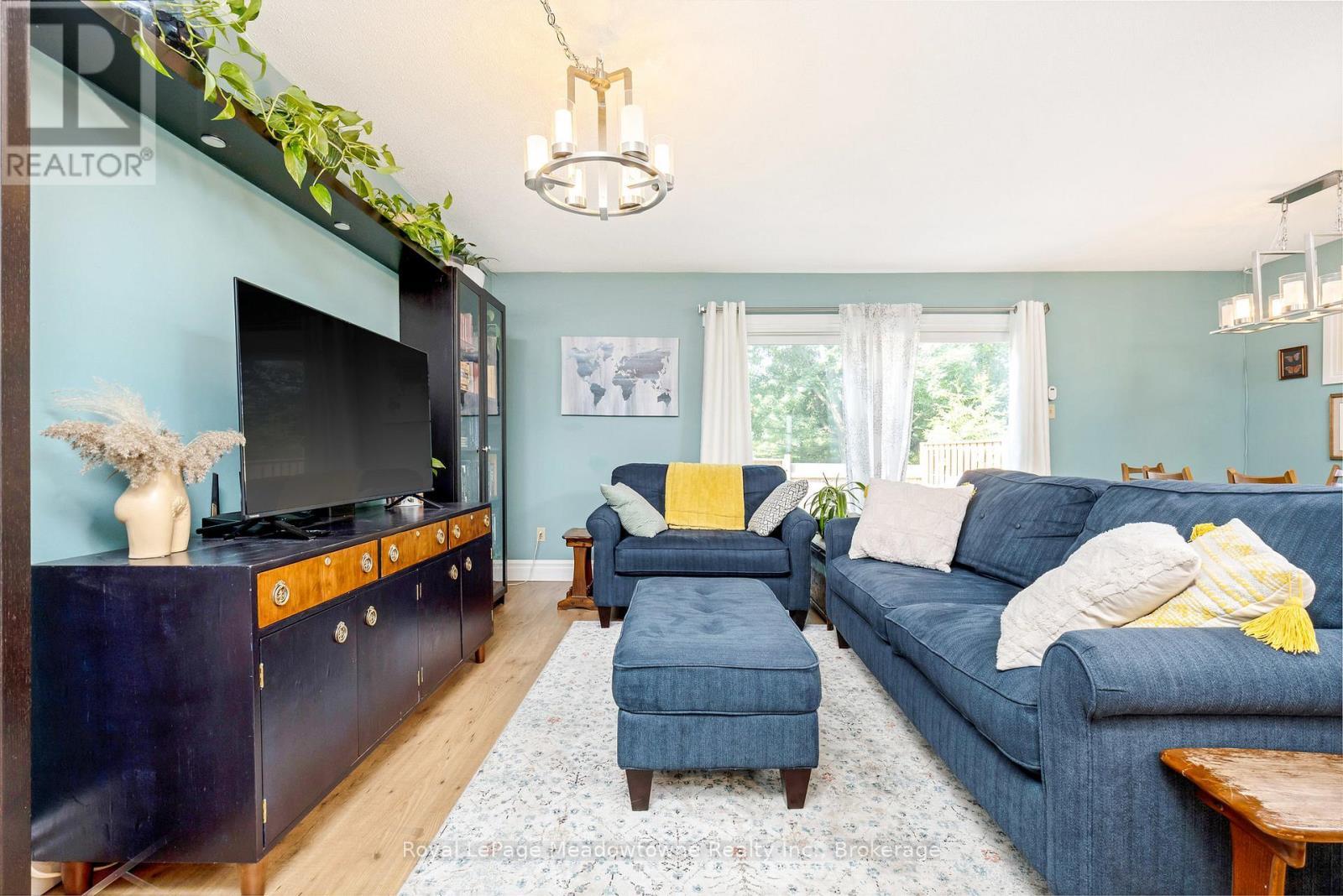 












633 WOODWARD AVENUE

,
Milton (DP Dorset Park),




Ontario
L9T3K4

