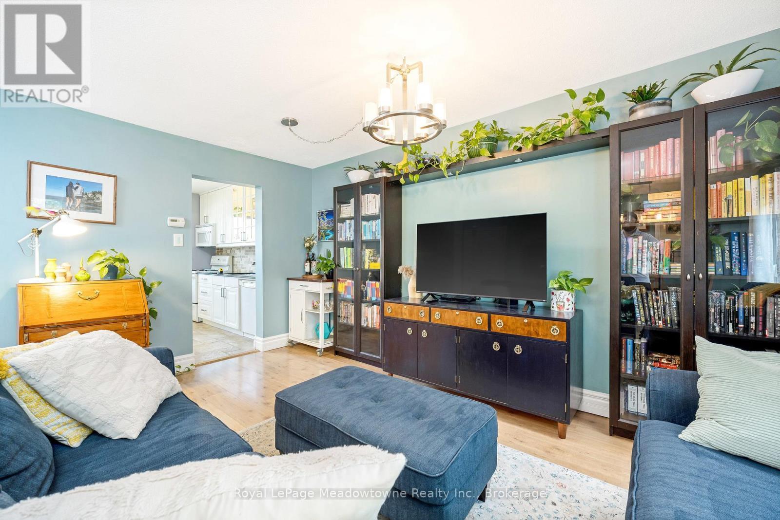 












633 WOODWARD AVENUE

,
Milton (DP Dorset Park),




Ontario
L9T3K4

