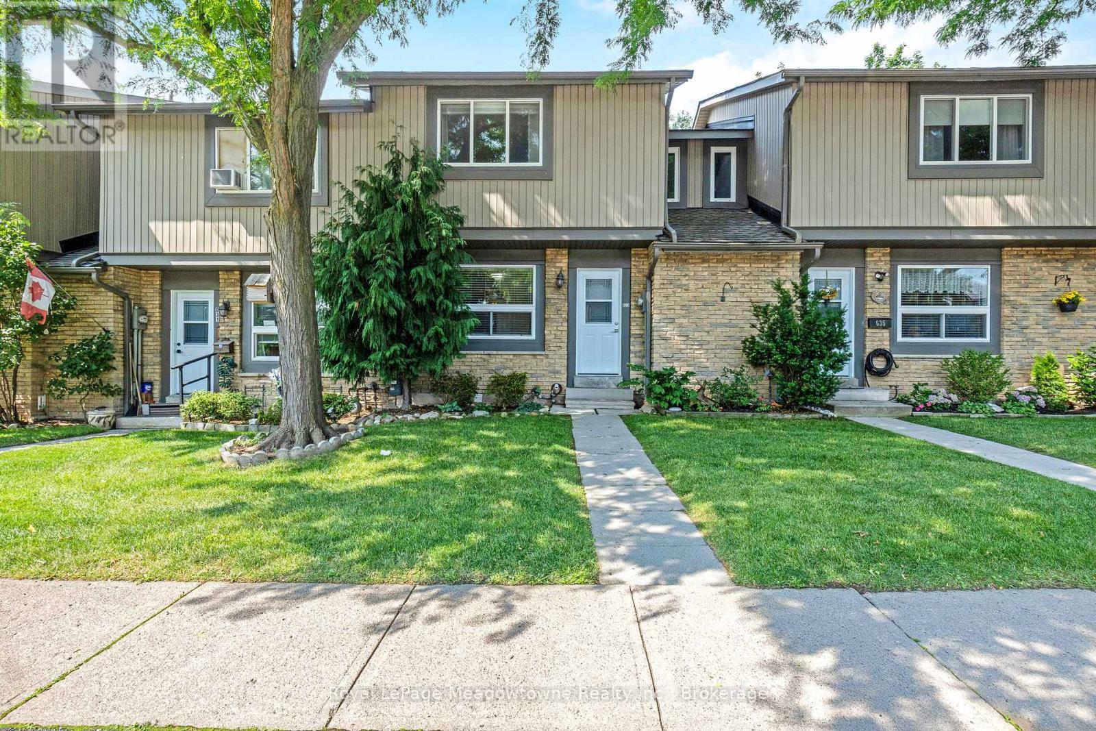 












633 WOODWARD AVENUE

,
Milton (DP Dorset Park),




Ontario
L9T3K4

