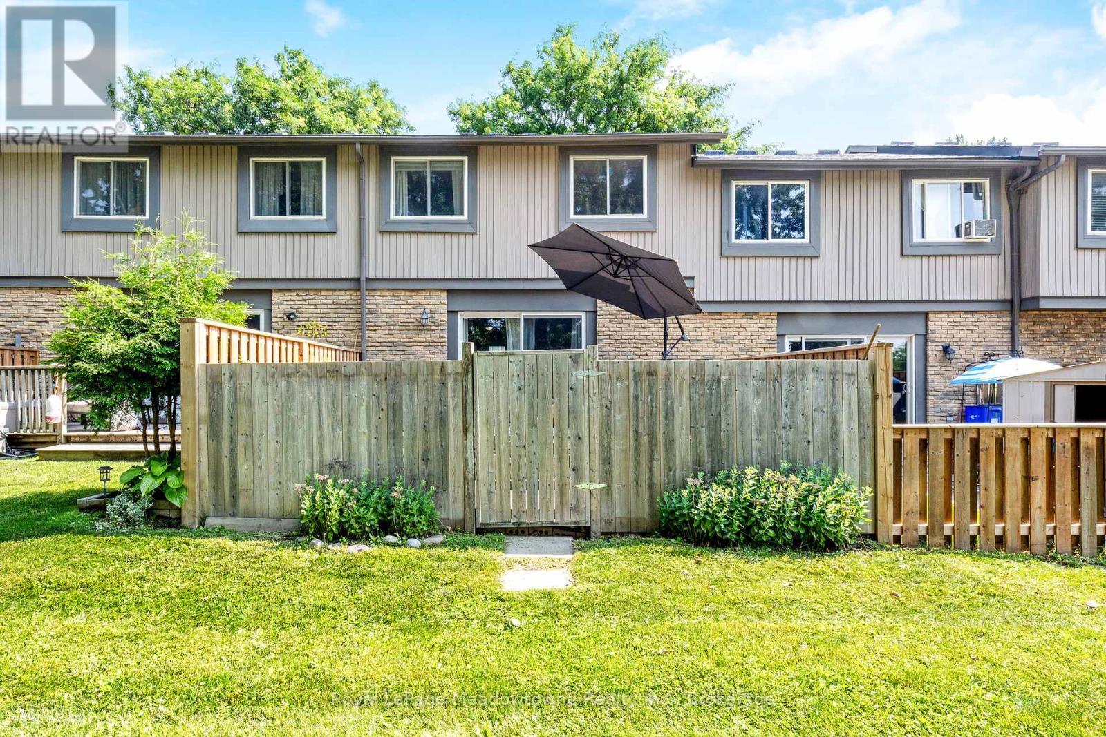 












633 WOODWARD AVENUE

,
Milton (DP Dorset Park),




Ontario
L9T3K4

