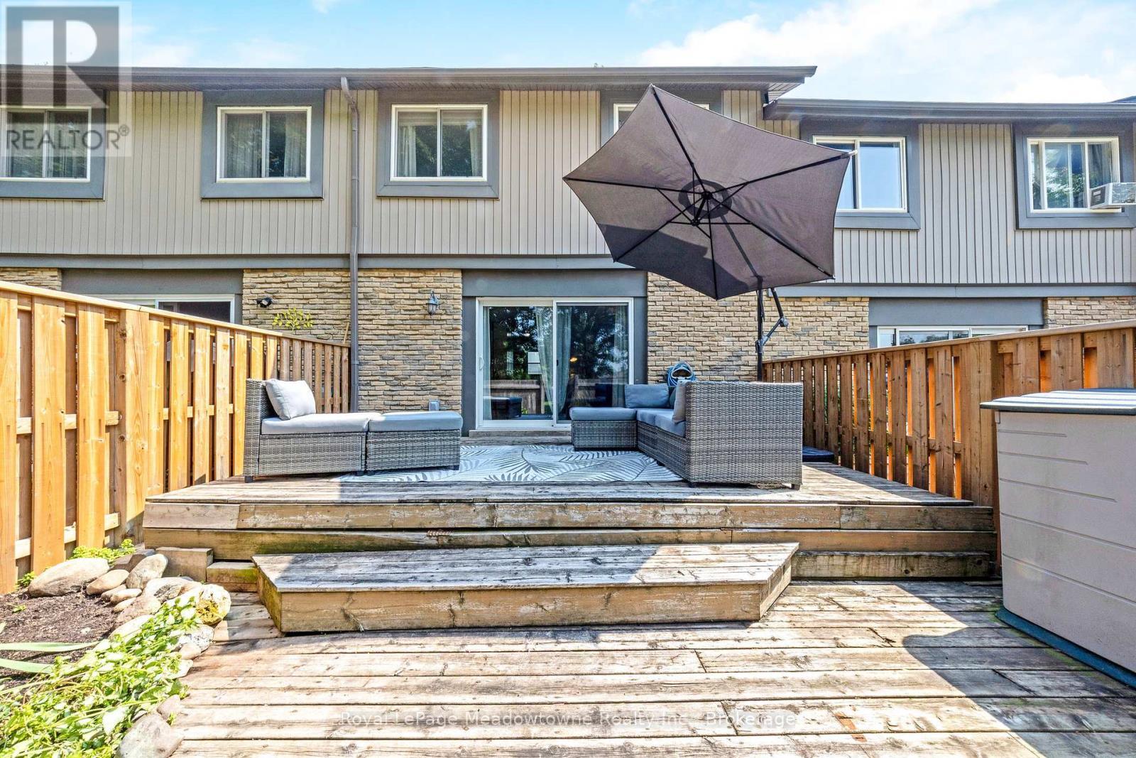 












633 WOODWARD AVENUE

,
Milton (DP Dorset Park),




Ontario
L9T3K4

