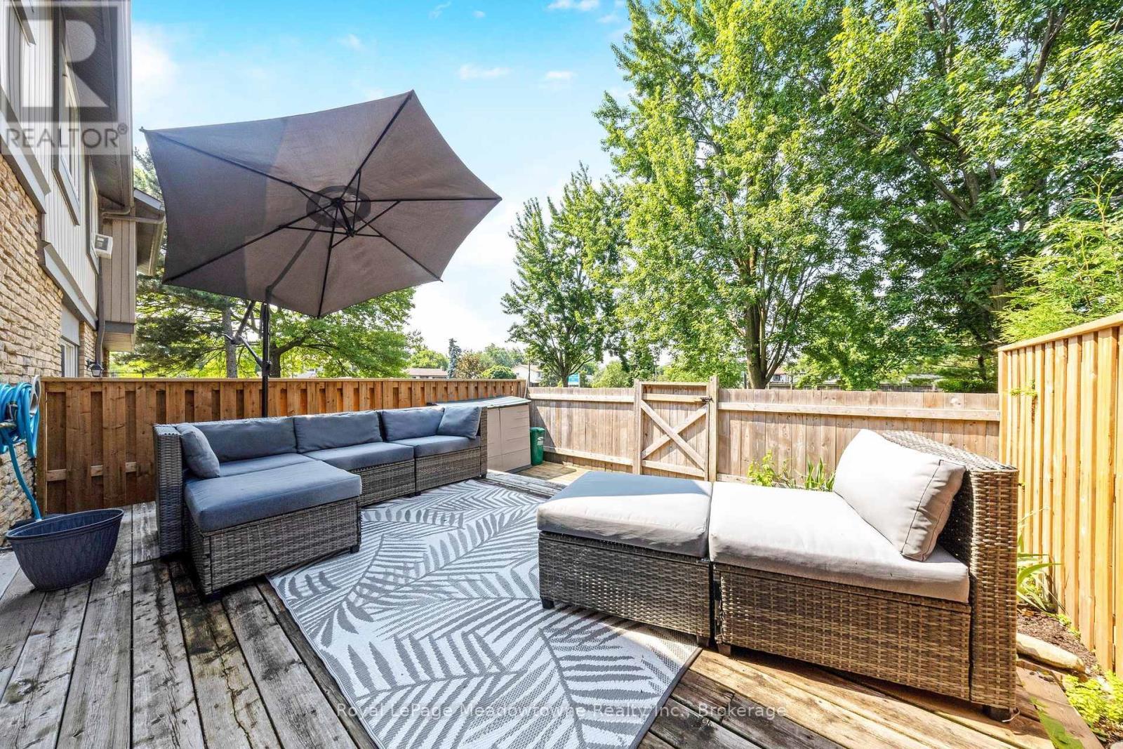 












633 WOODWARD AVENUE

,
Milton (DP Dorset Park),




Ontario
L9T3K4


