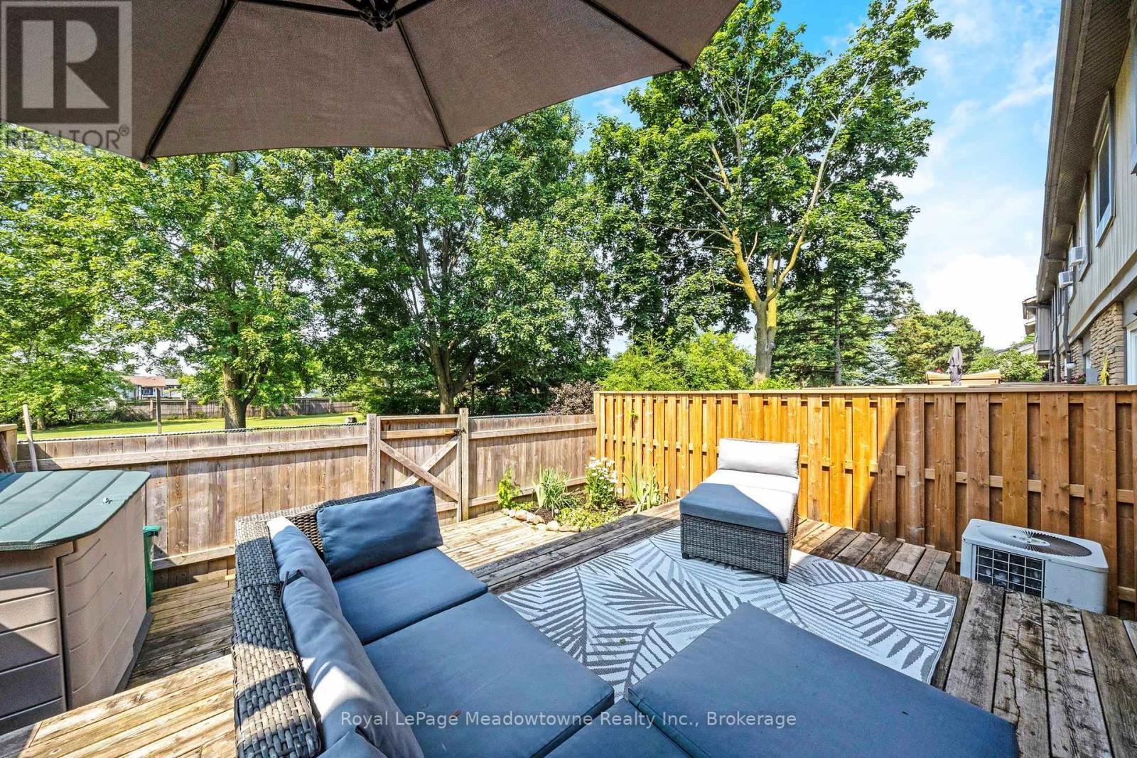 












633 WOODWARD AVENUE

,
Milton (DP Dorset Park),




Ontario
L9T3K4

