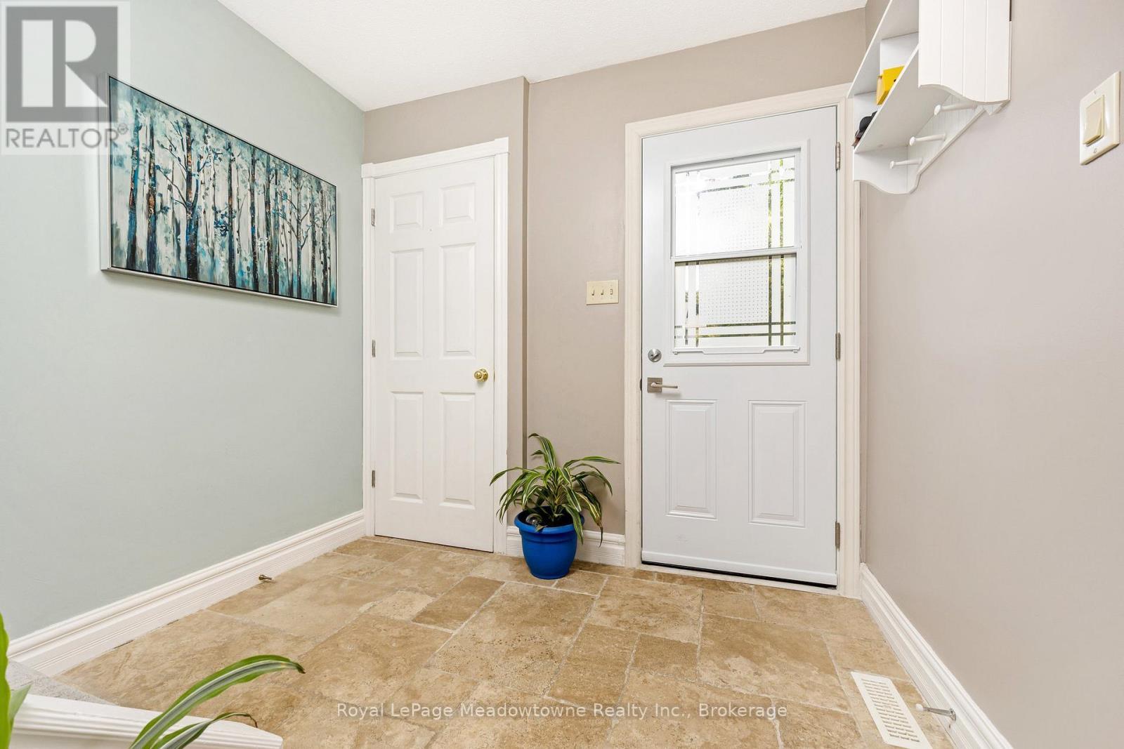 












633 WOODWARD AVENUE

,
Milton (DP Dorset Park),




Ontario
L9T3K4

