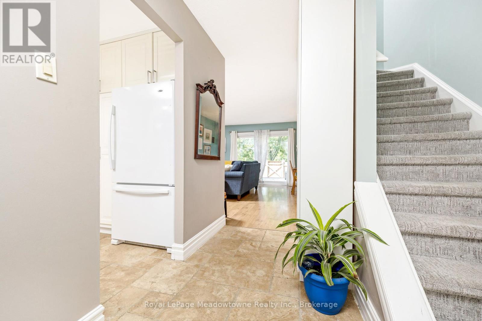 












633 WOODWARD AVENUE

,
Milton (DP Dorset Park),




Ontario
L9T3K4


