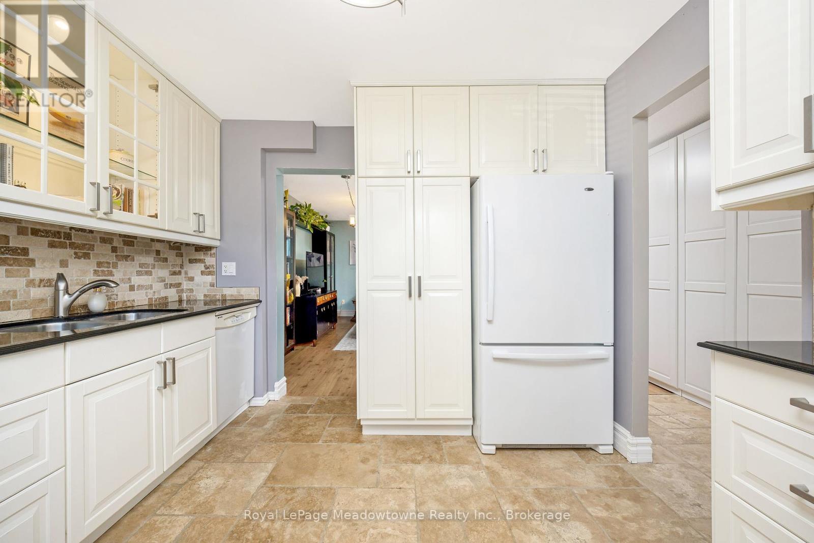 












633 WOODWARD AVENUE

,
Milton (DP Dorset Park),




Ontario
L9T3K4


