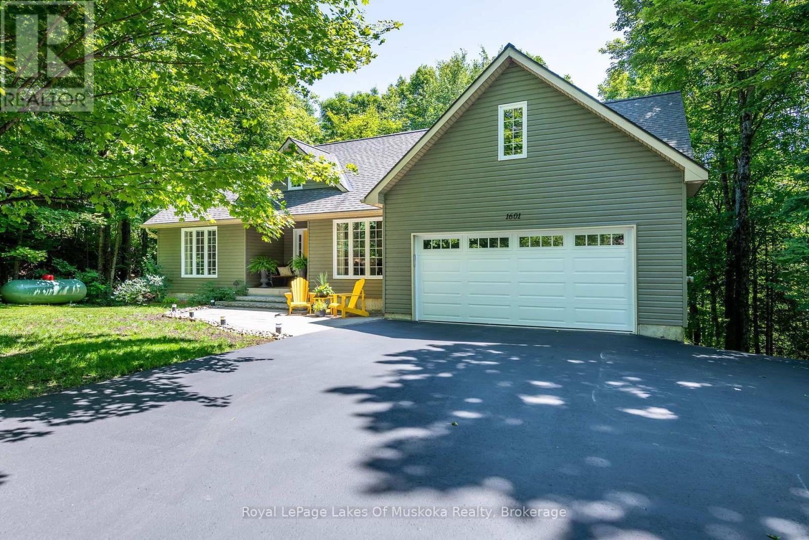 












1601 SKYLINE DRIVE

,
Huntsville (Chaffey),




Ontario
P1H1A5

