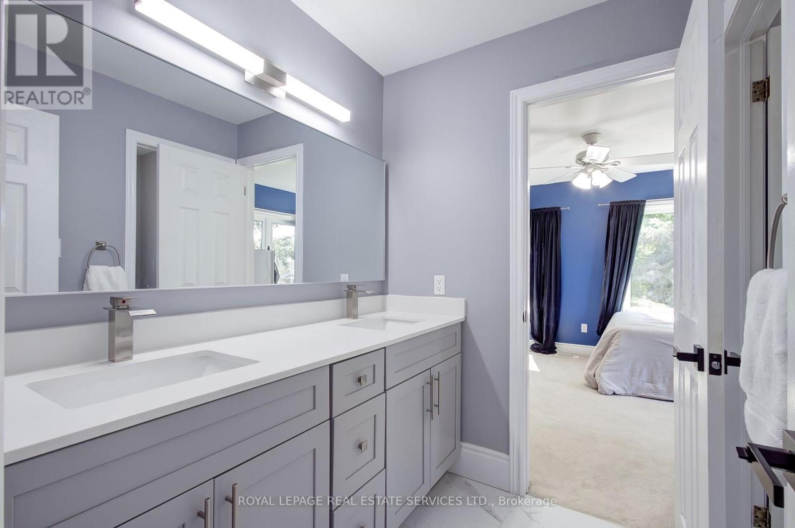 












1079 SKYVALLEY CRESCENT

,
Oakville,




Ontario
L6M3L2

