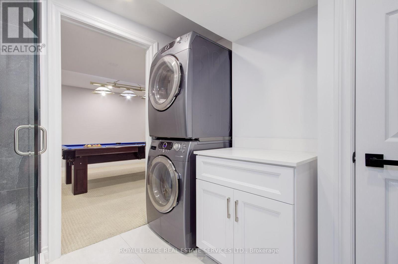 












1079 SKYVALLEY CRESCENT

,
Oakville,




Ontario
L6M3L2

