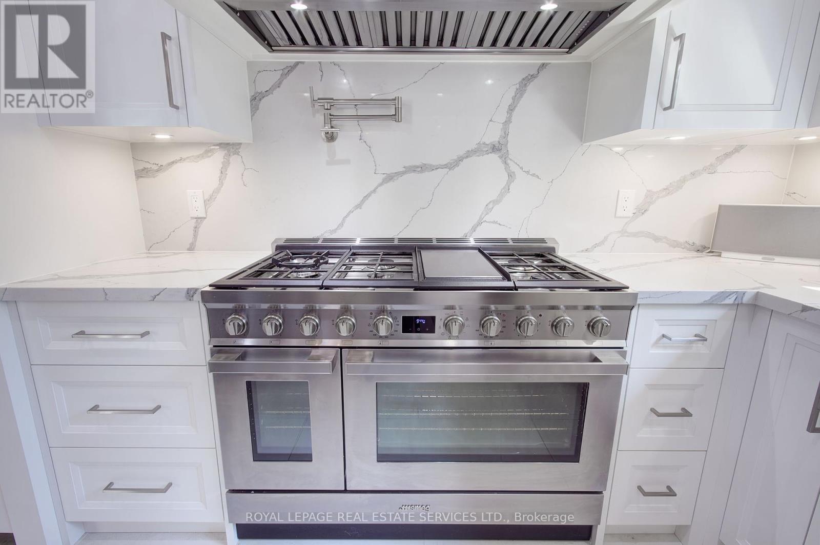 












1079 SKYVALLEY CRESCENT

,
Oakville,




Ontario
L6M3L2

