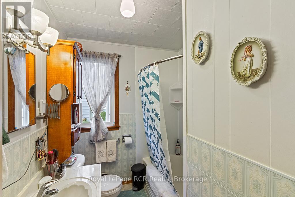 












57 7TH ST SE STREET

,
Arran-Elderslie,




Ontario
N0G1L0

