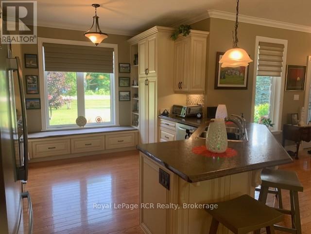 












1626 SILVER LAKE RD ROAD

,
South Bruce Peninsula,




Ontario
N0H2T0

