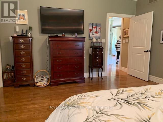 












1626 SILVER LAKE RD ROAD

,
South Bruce Peninsula,




Ontario
N0H2T0

