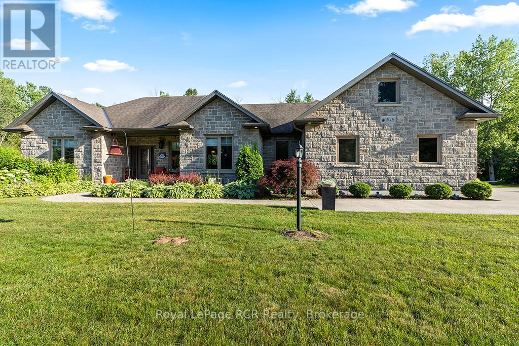 












1626 SILVER LAKE RD ROAD

,
South Bruce Peninsula,




Ontario
N0H2T0

