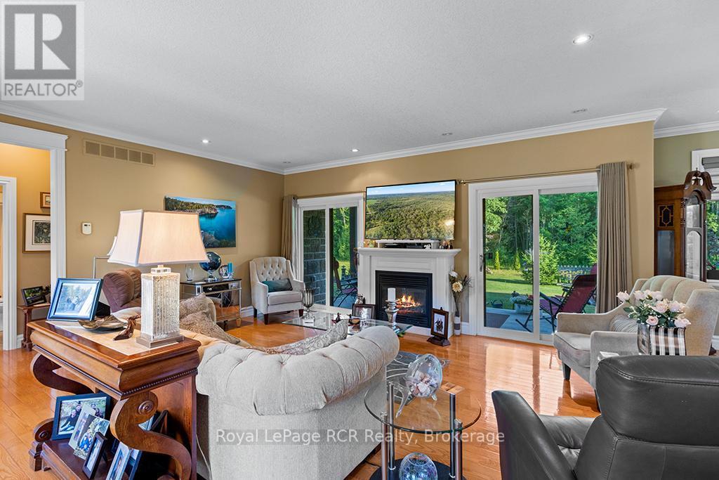 












1626 SILVER LAKE RD ROAD

,
South Bruce Peninsula,




Ontario
N0H2T0

