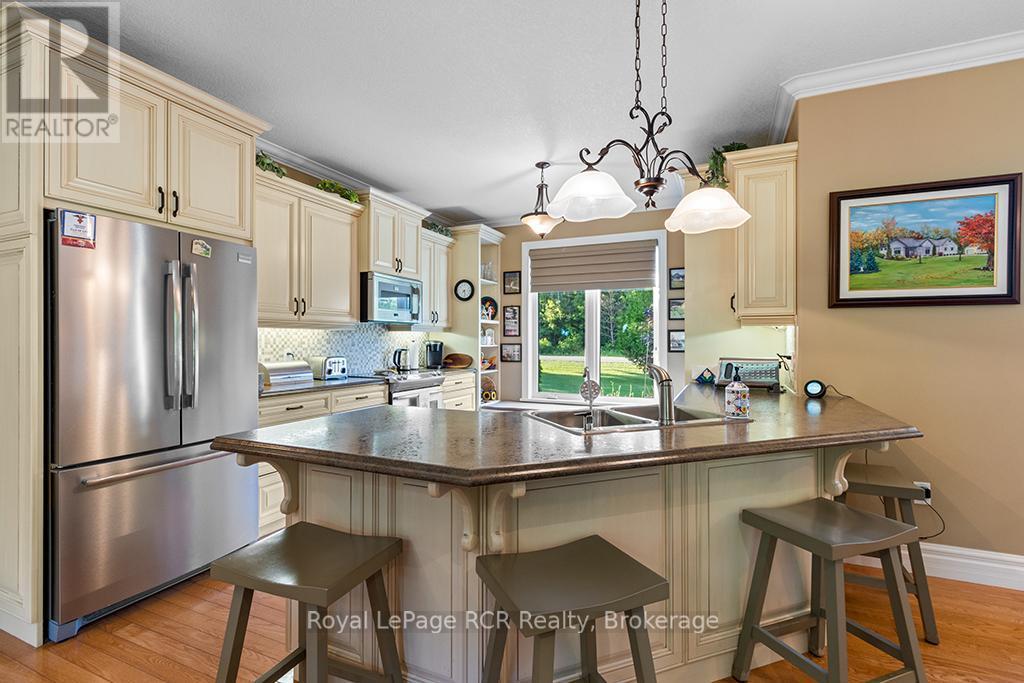 












1626 SILVER LAKE RD ROAD

,
South Bruce Peninsula,




Ontario
N0H2T0

