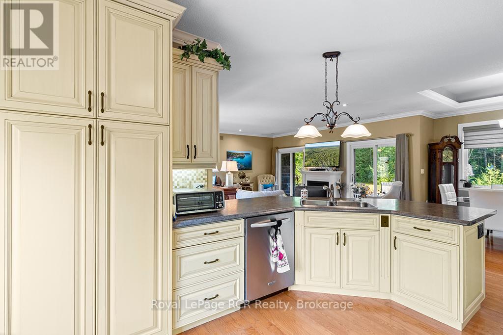 












1626 SILVER LAKE RD ROAD

,
South Bruce Peninsula,




Ontario
N0H2T0

