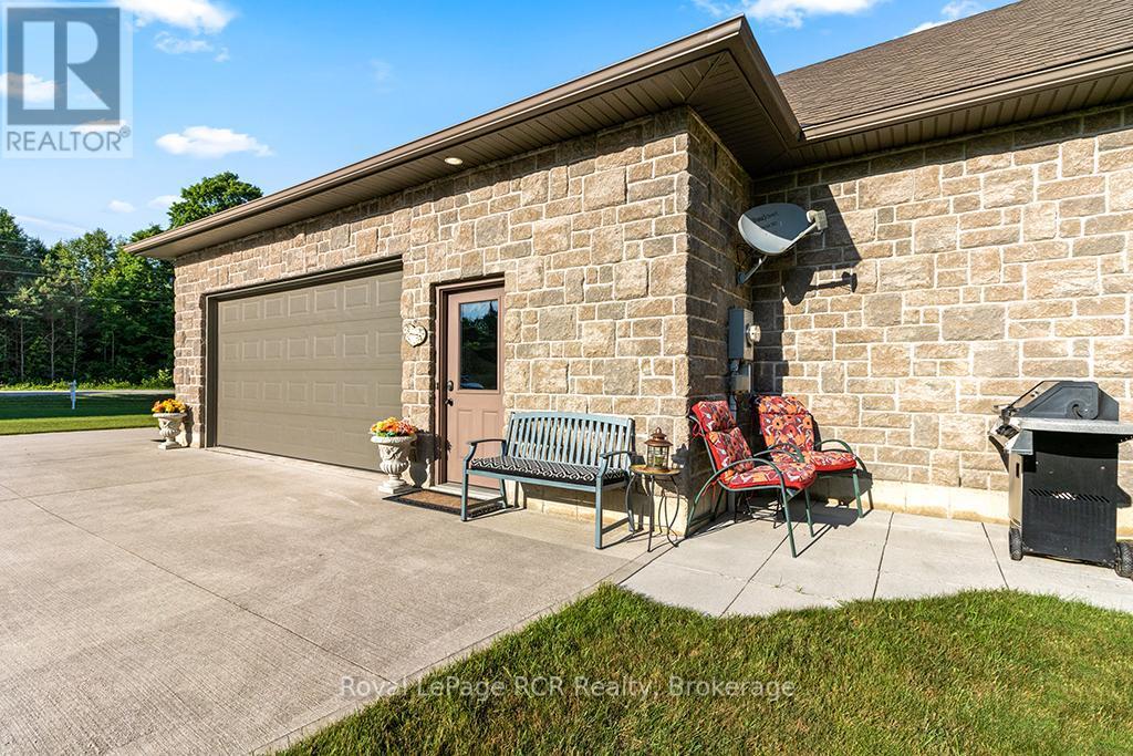 












1626 SILVER LAKE RD ROAD

,
South Bruce Peninsula,




Ontario
N0H2T0

