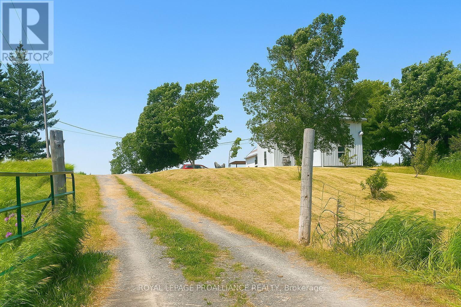 












182 BETHEL ROAD

,
Prince Edward County (Sophiasburg Ward),




Ontario
K0K2T0

