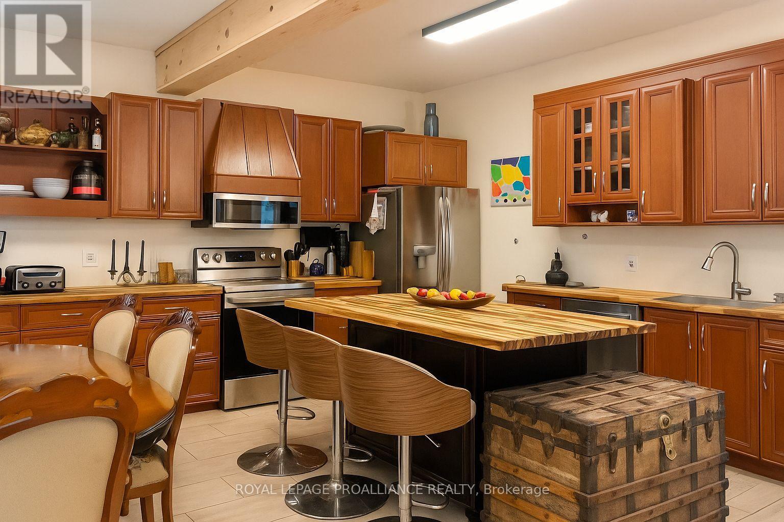 












182 BETHEL ROAD

,
Prince Edward County (Sophiasburg Ward),




Ontario
K0K2T0

