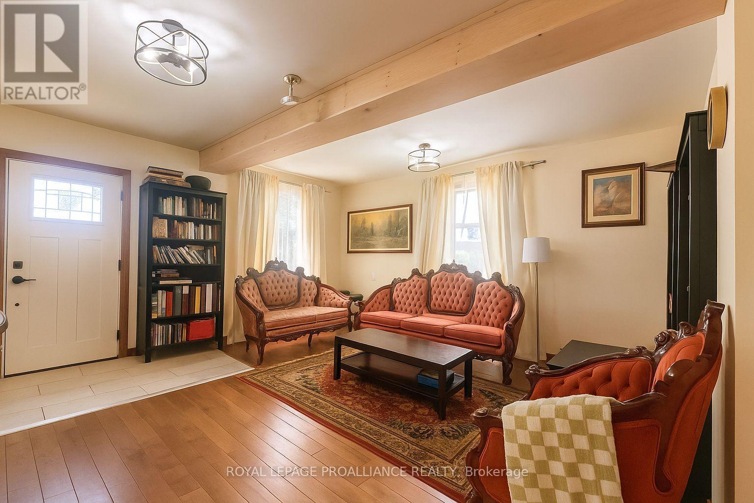 












182 BETHEL ROAD

,
Prince Edward County (Sophiasburg Ward),




Ontario
K0K2T0

