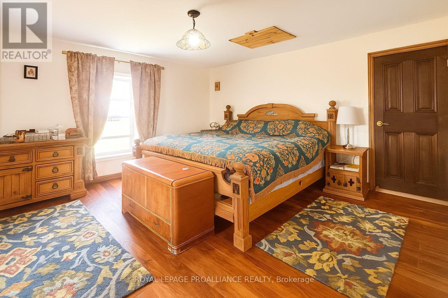 












182 BETHEL ROAD

,
Prince Edward County (Sophiasburg Ward),




Ontario
K0K2T0

