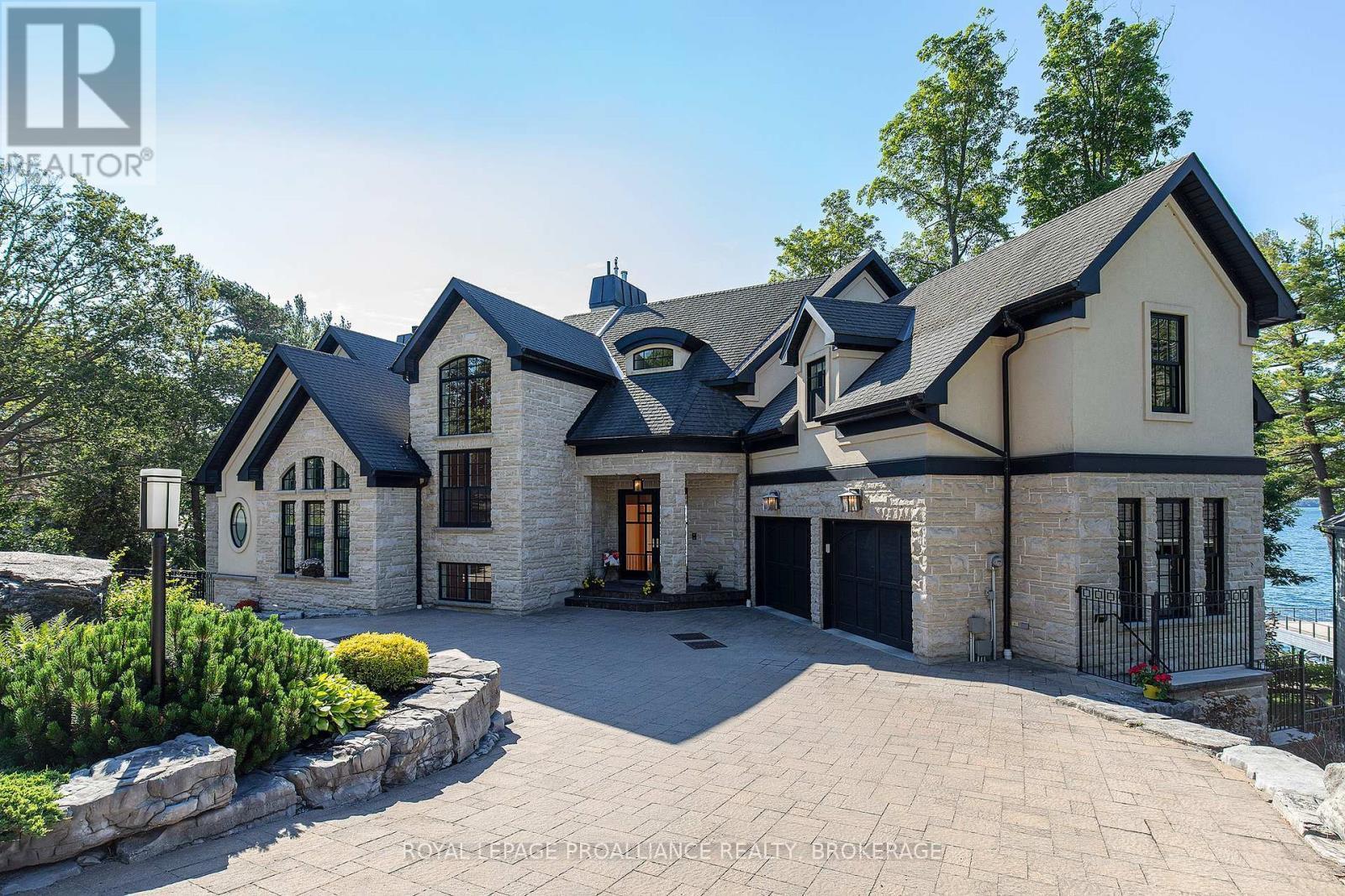 












1618 ST LAWRENCE AVENUE

,
Kingston (Kingston East (Incl CFB Kingston)),




Ontario
K7L4V1

