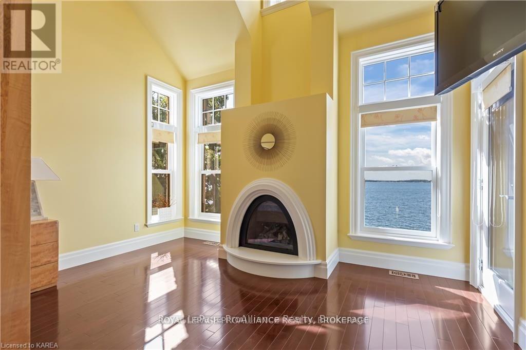 












1618 ST LAWRENCE AVENUE

,
Kingston (Kingston East (Incl CFB Kingston)),




Ontario
K7L4V1

