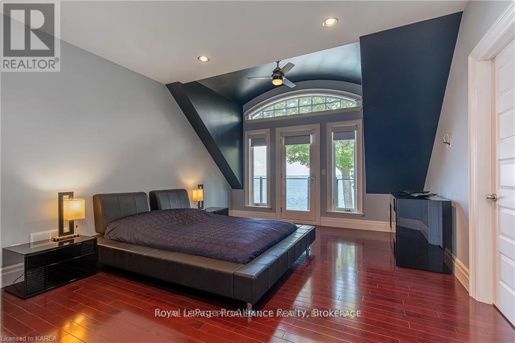 












1618 ST LAWRENCE AVENUE

,
Kingston (Kingston East (Incl CFB Kingston)),




Ontario
K7L4V1

